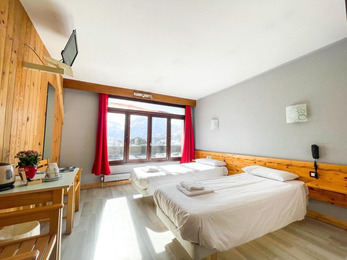 Atmosphere Hotel Les Deux Alpes Exterior photo